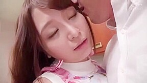03311,A beautiful woman who feels