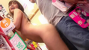 240403十八禁コーナーに痴女お姉さんd3