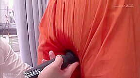 240416丈の長い洋服を着る奥さまとb4