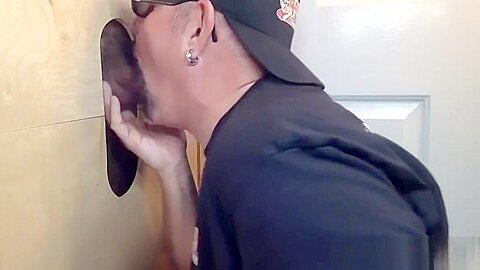 25 Year Old Needs Gloryhole Head