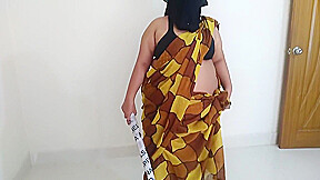 30 Year Old Hot Muslim Maa Ki Jabardast Chudai - Pakistani Stepmom Fucked While Sweeping The House