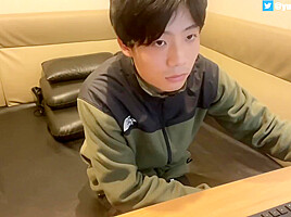 完全個室のインターネットカフェてムラムラした変態大か抑えられすに始めてしまう巨根/手コキ/4k/前半a Perverted College student 18+ Who Was Horny