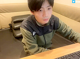 完全個室のインターネットカフェてムラムラした変態大か抑えられすに始めてしまう巨根/手コキ/4k/前半a Perverted College student 18+ Who Was Horny