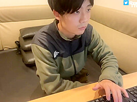 完全個室のインターネットカフェてムラムラした変態大か抑えられすに始めてしまう巨根/手コキ/4k/前半a Perverted College student 18+ Who Was Horny