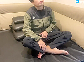 完全個室のインターネットカフェてムラムラした変態大か抑えられすに始めてしまう巨根/手コキ/4k/前半a Perverted College student 18+ Who Was Horny