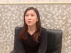 A Married Woman Who Secretly Masturbates With A Thick D
