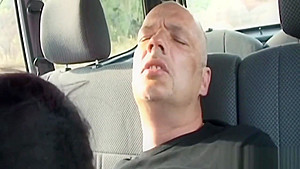 African honey enjoys blowing white cock in car