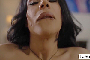 Aiden Ashley And Eva Maxim In Ladyboy Fucks Lotion Seller 10 Min