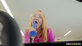 Alex Legend, Emma Magnolia And Alexa Payne - Sneaky Car Dealership Threesome With And