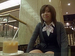 Alluring Japanese AV model is cock sucking teen 18+ in the car