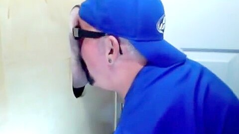 Amateur Married Step daddy Gets Cock Sucked At Gloryhole