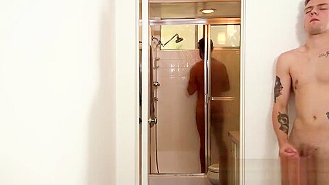 Amateur stepson blows showered stepdad