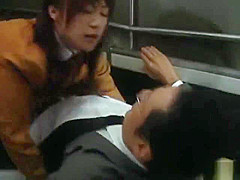 Asian babe enjoys lust in the car