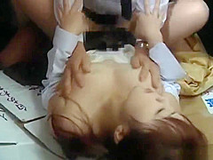 Asian babe enjoys lust in the car