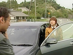 Asian babe enjoys lust in the car