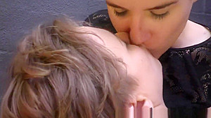 Australian lez tongues