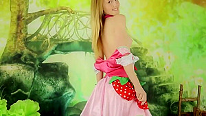 Belonika shows her beautiful sexy body and masturbates