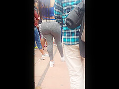 Big thick ass latina in grey leggins on street