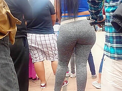 Big thick ass latina in grey leggins on street