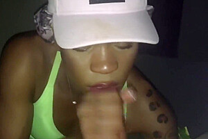 Black Tranny Sucks Dick