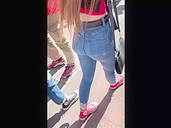 Bubble Butt amazing ass Tight Jeans