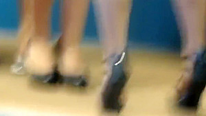 Candid Pantyhosed leg on stage