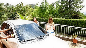 Car Wash Con Mis Amigas Termina Super Caliente