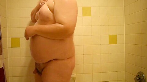 Chubby Bear Hotel Shower