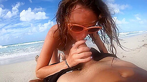 Creamy Public Beach: Hardcore Sex With Creampie On The Nude Beach