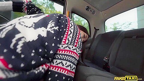 Cute Brazilian Gives Xmas Tip Lia Lin