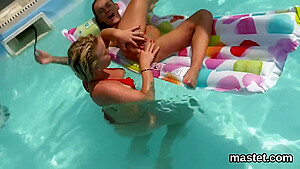 Czech Nympho Opens Up Her Slim Snatch To The Unu