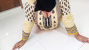 Desi Bahu Ki Moti Gand Sasur Ne Chod De - Hindi Audio