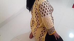 Desi Priya Aunty Ko Jabardasti Chudai Mast Jab Vah Vyayam Kar Raha Tha - Huge Ass Fuck & Cum Inside