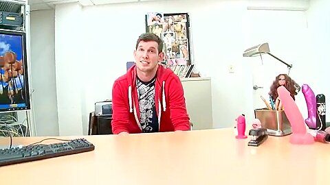 Dude gets his ass buttered in office