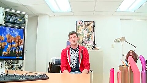 Dude gets his ass buttered in office