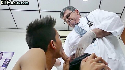 Feet tickled Nippon twink barebacked by doctor after exam