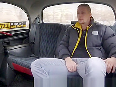 Female taxi driver fucks in secret place