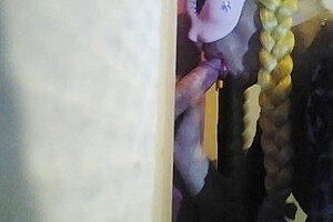 Gloryhole d une salope