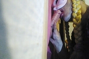 Gloryhole d une salope