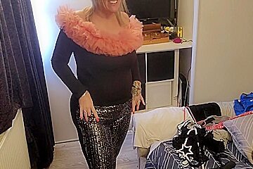 Good Morning Blowjob   i Wanna Get Changed But He Wants His Cock Sucking