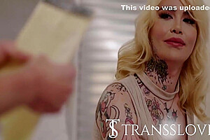 Gracie Jane And Johnny B - My Roommate Wants To Try A Trans For The First Time 8 Min