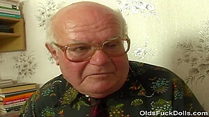 Grandpa Mireck Fucks Young Girl - Gwen Cortez