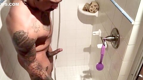 Guys fuck in the shower after gym