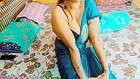 Horny Bhabhi Fucked In Saree After Husband Went To Office