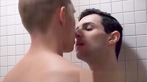Horny Twinks Fuck bareback in the shower
