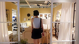 Hot Amateur Babe Masturbates While Shopping