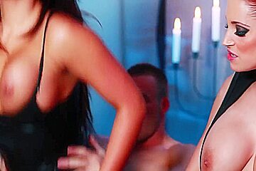 Hot Girls Get Pussies Licked After Riding A Huge Cock