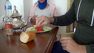 Hot Irani Stepmom Drinks Cumshot شیر پسرخوانده ایرانی ام اب دهانم را می گیرد