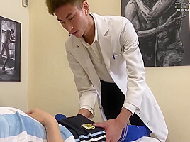 I Injured My Foot Playing Football Today And Met A Handsome Doctor
