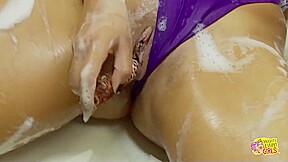 If You Need Your Car Washed Get These Four Sexy Lesbians To